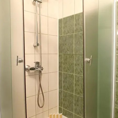 Historic Old Town Escape Cozy 2 Bedrooms Perfect Location Apartment